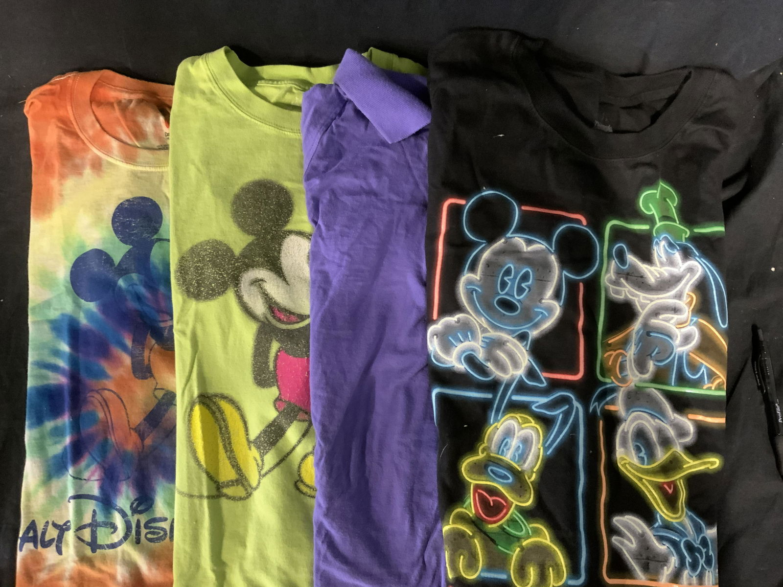 Lot 4 DISNEY T-Shirts (1 of 5)
