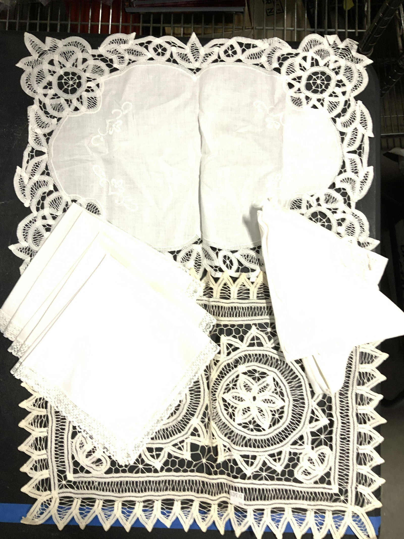 Group Vintage Linen and Cotton Table Linens & (1 of 5)