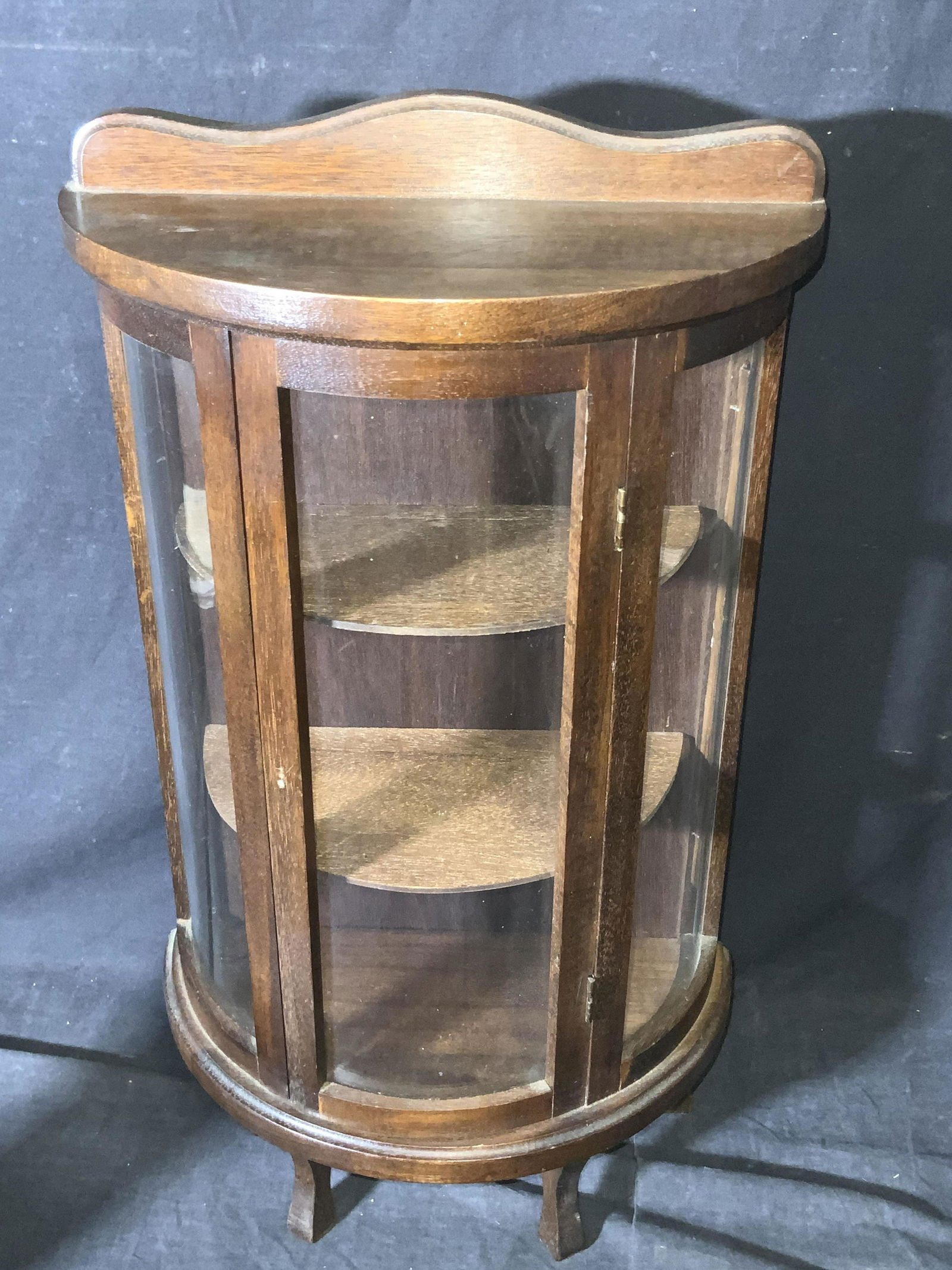 Wooden Tabletop Display Case (1 of 9)