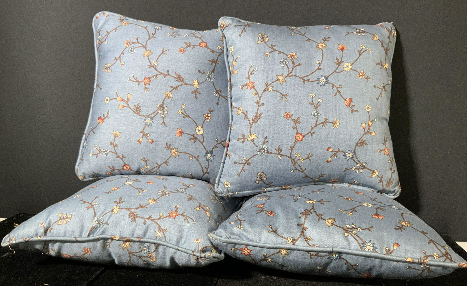Lot 4 Decorative Throw Pillows (1 of 3)