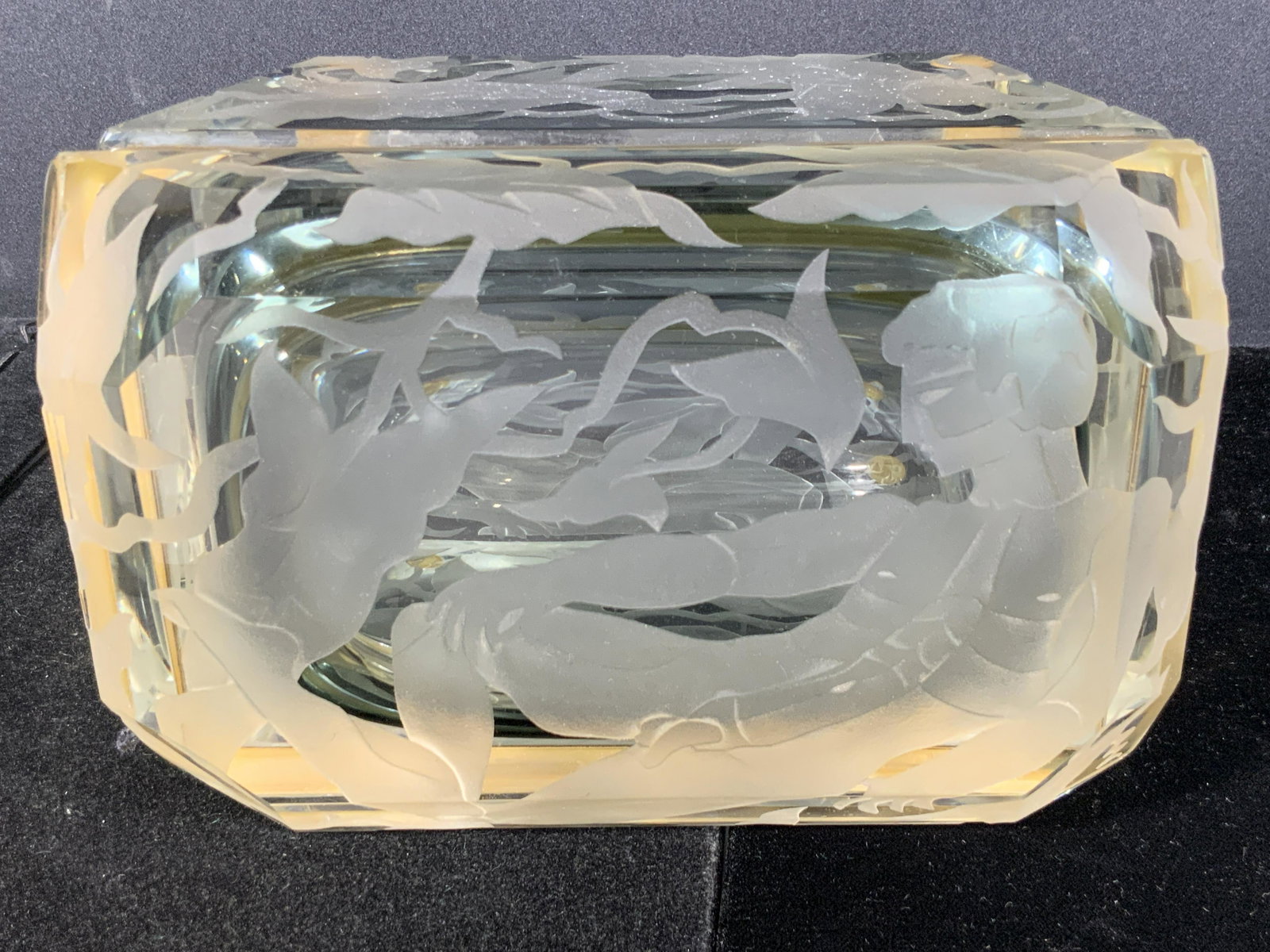 HAWKE Signed Murano Glass ORO K.24 Keepsake Box: A vintage signed Murano art glass keepsake box with gold trim and frosted glass details throughout the box. The lid of the box and base feature a reclining nude male. Side of box Signed HAWKE. Trim la