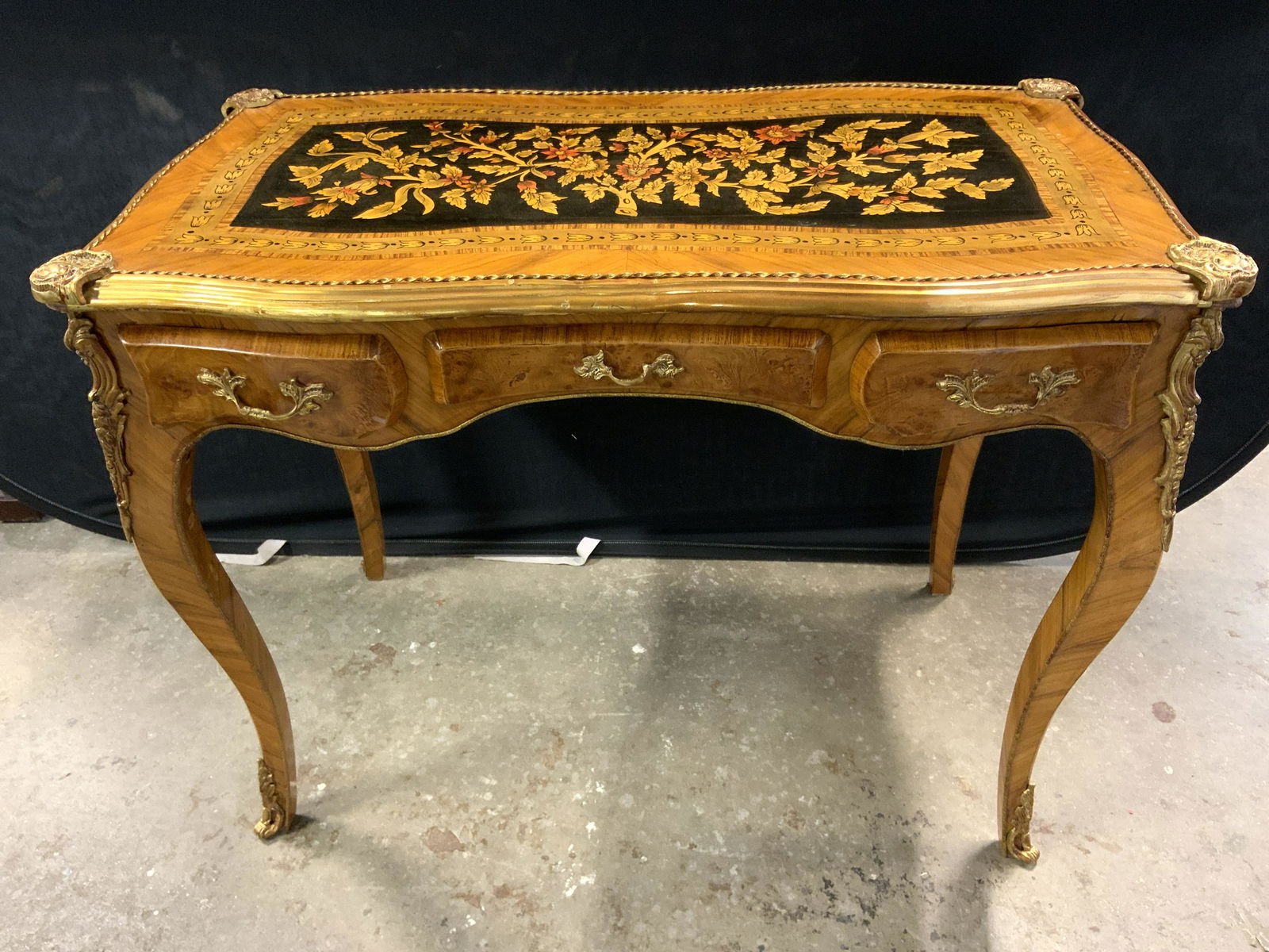 Louis XV French Bureau Plat Desk (1 of 12)
