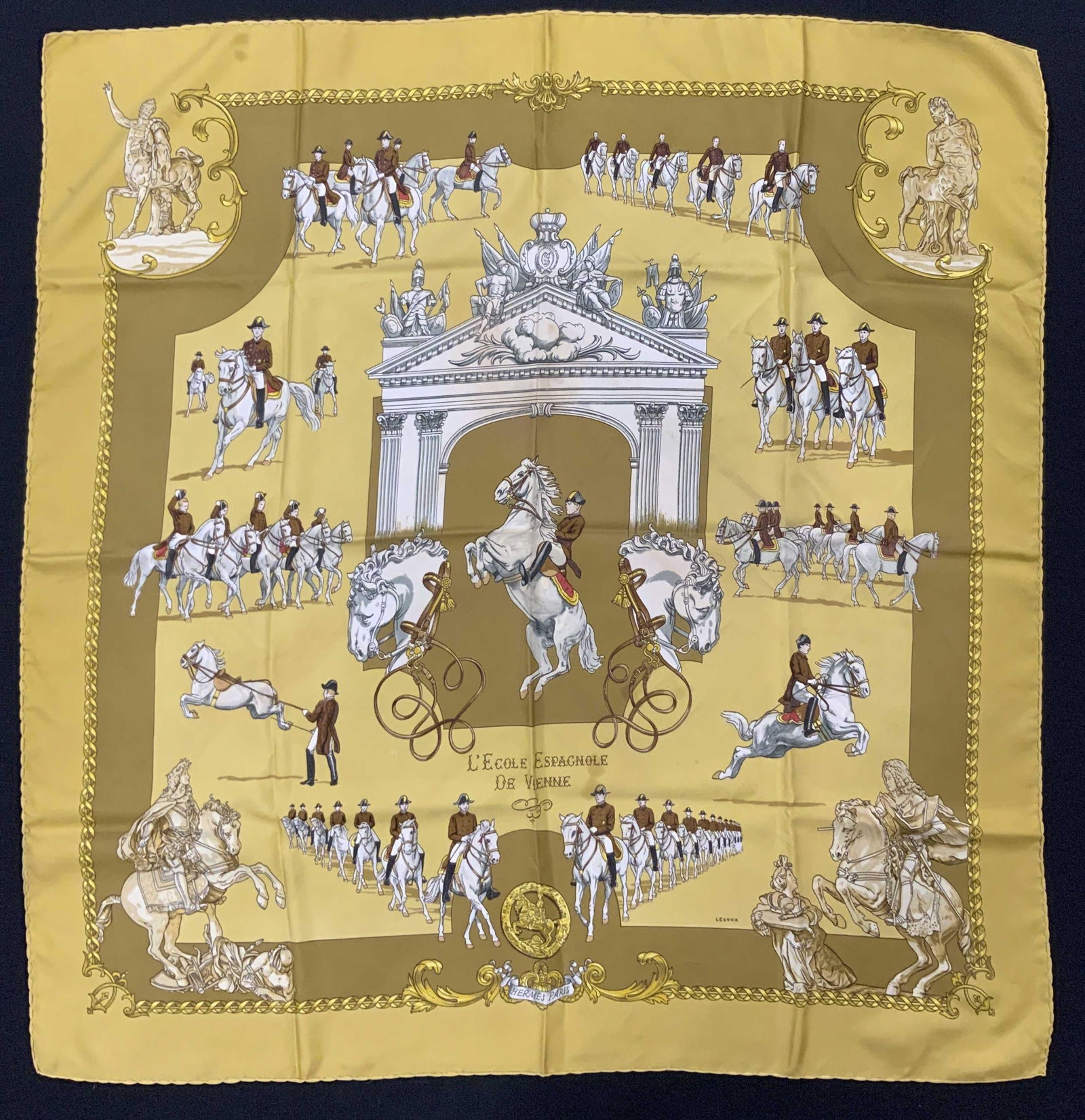 VINTAGE HERMÈS - PARIS HAND ROLLED Silk Scarf (1 of 11)