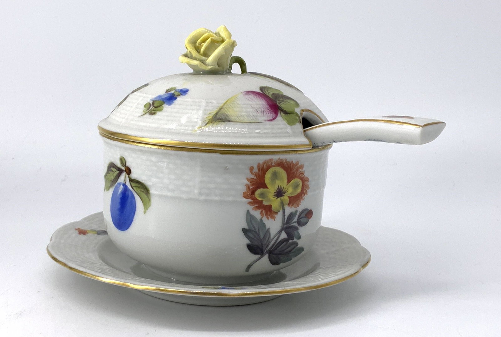HEREND Ceramic Sugar Bowl Lidded with Spoon (1 of 12)