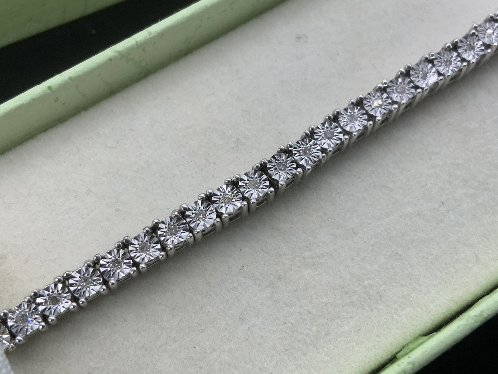 DIAMOND & STERLING TENNIS BRACELET W Gift Box (1 of 20)