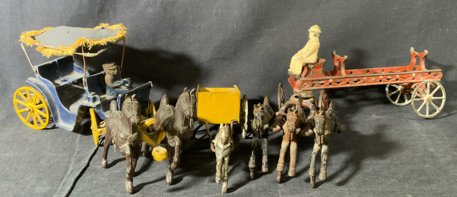 Lot 3 Vintage Cast Iron Horse-drawn Carriage Toys (1 of 9)