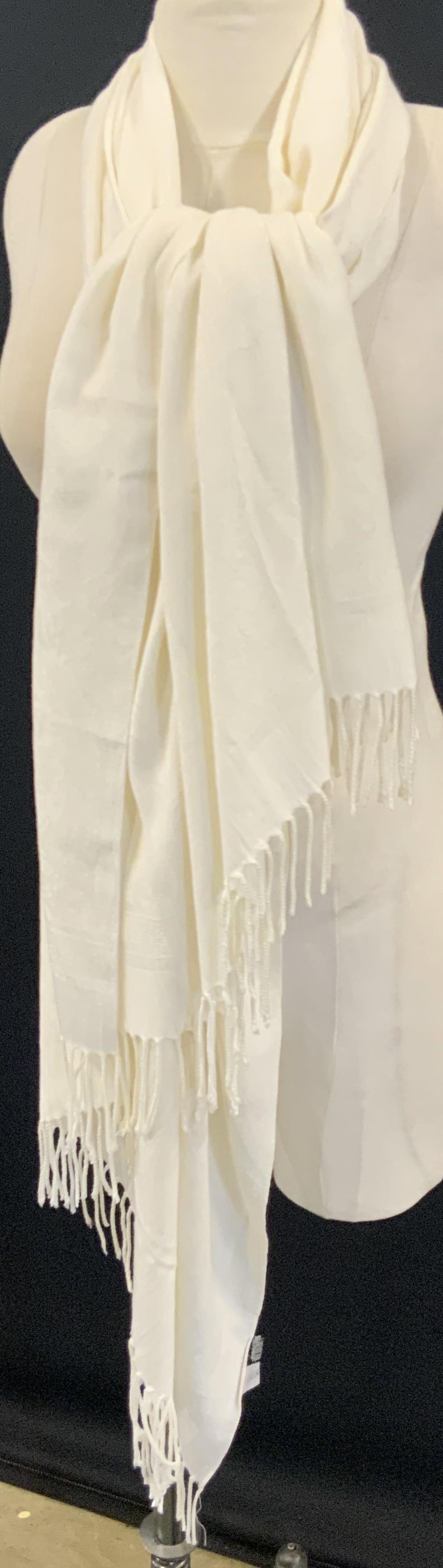 CASUAL CORNER Italian Tassel Edged Scarf (1 of 7)