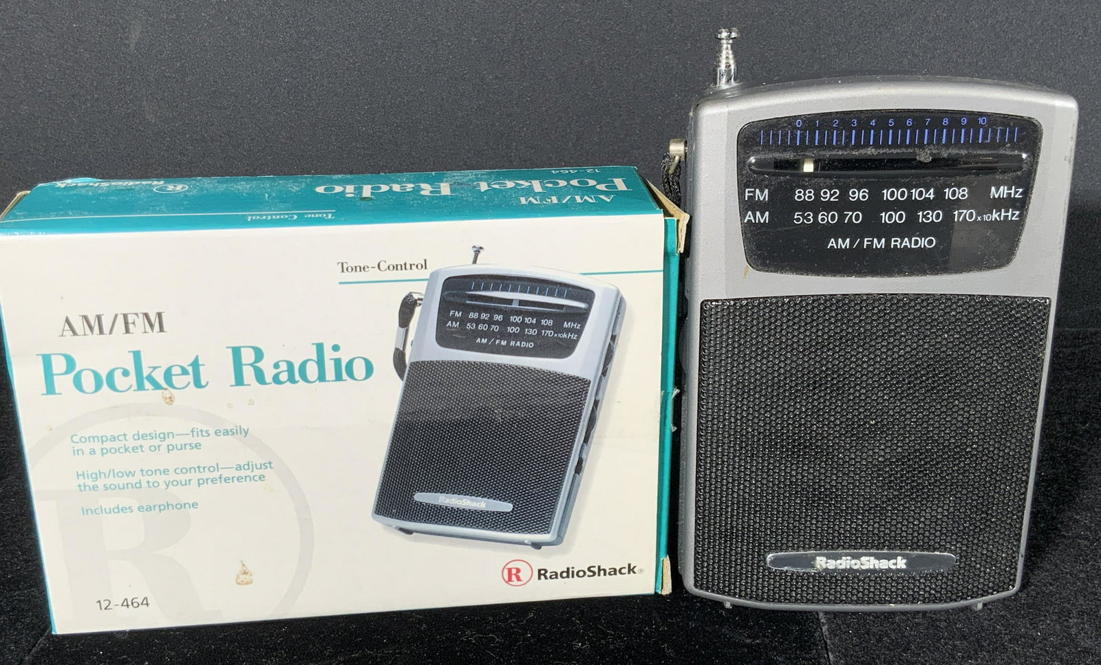RADIOSHACK AM/FM Pocket Radio, Original Box (1 of 8)