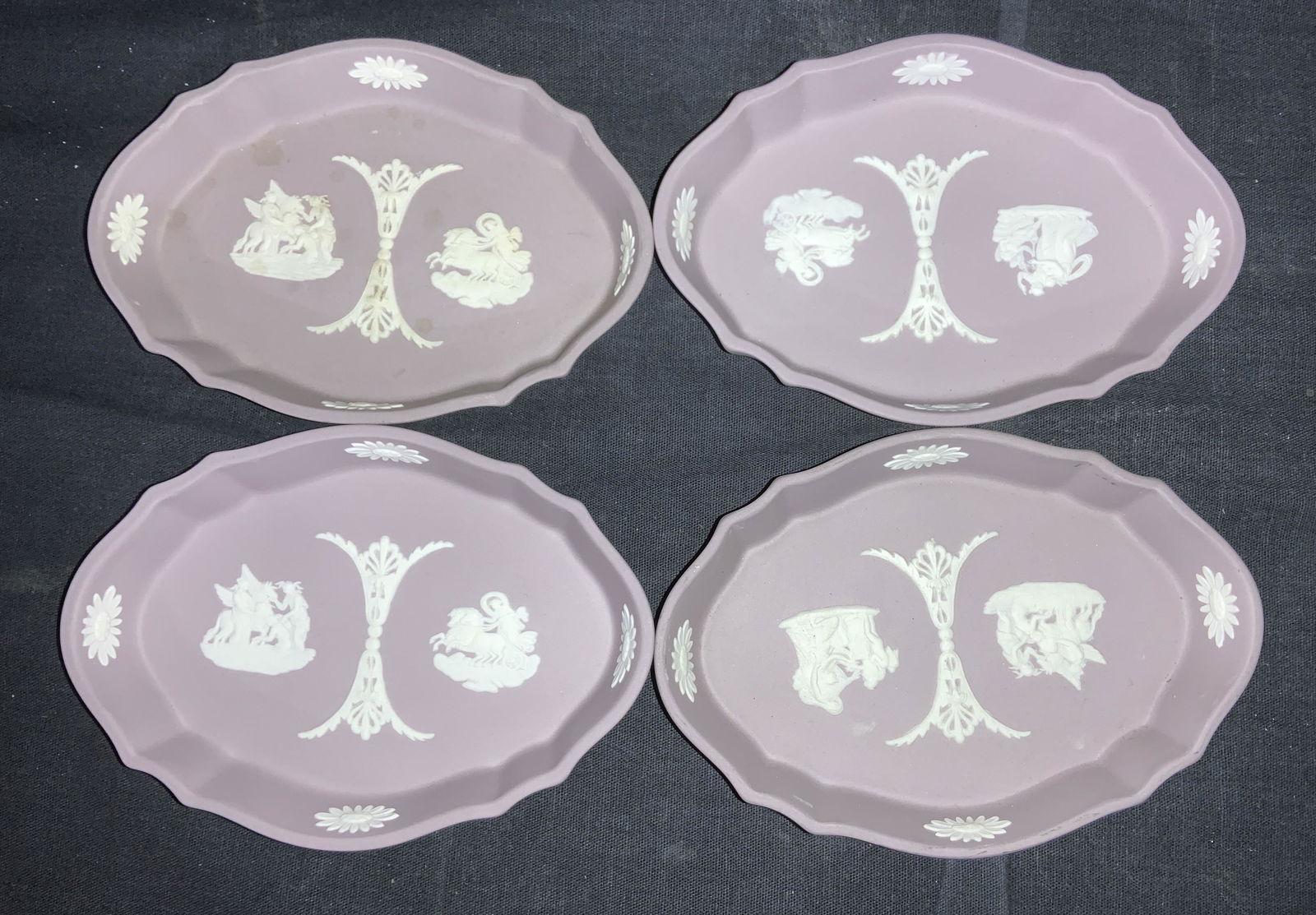Wedgwood Lavender Set 4 Trinket Dishes (1 of 8)