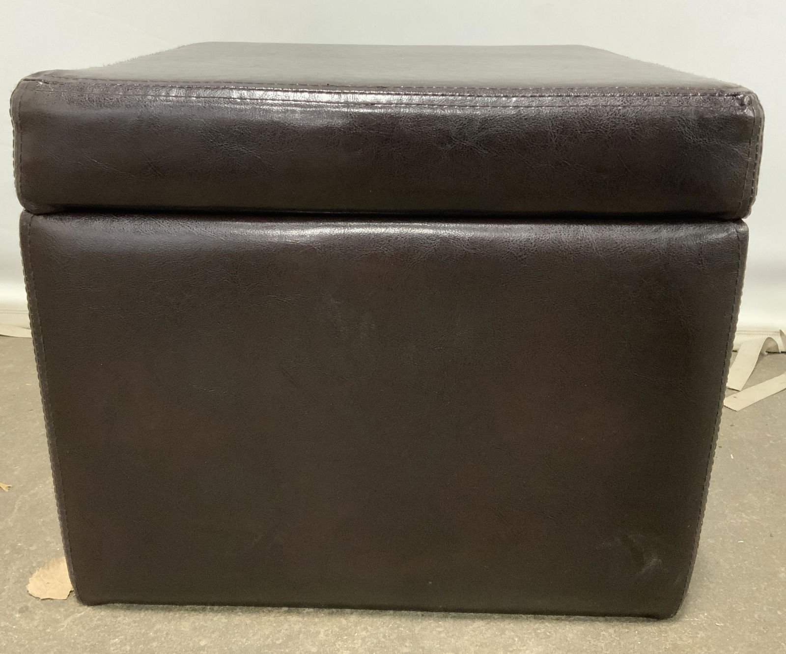 COASTER Ottoman W Storage Area (1 of 8)