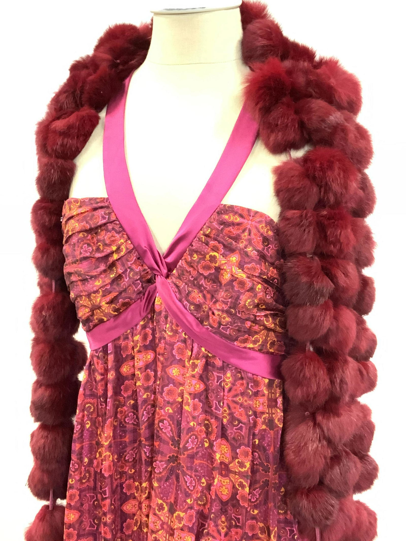 Luxe LAUNDRY Long Evening Dress + Rabbits Fur (1 of 13)