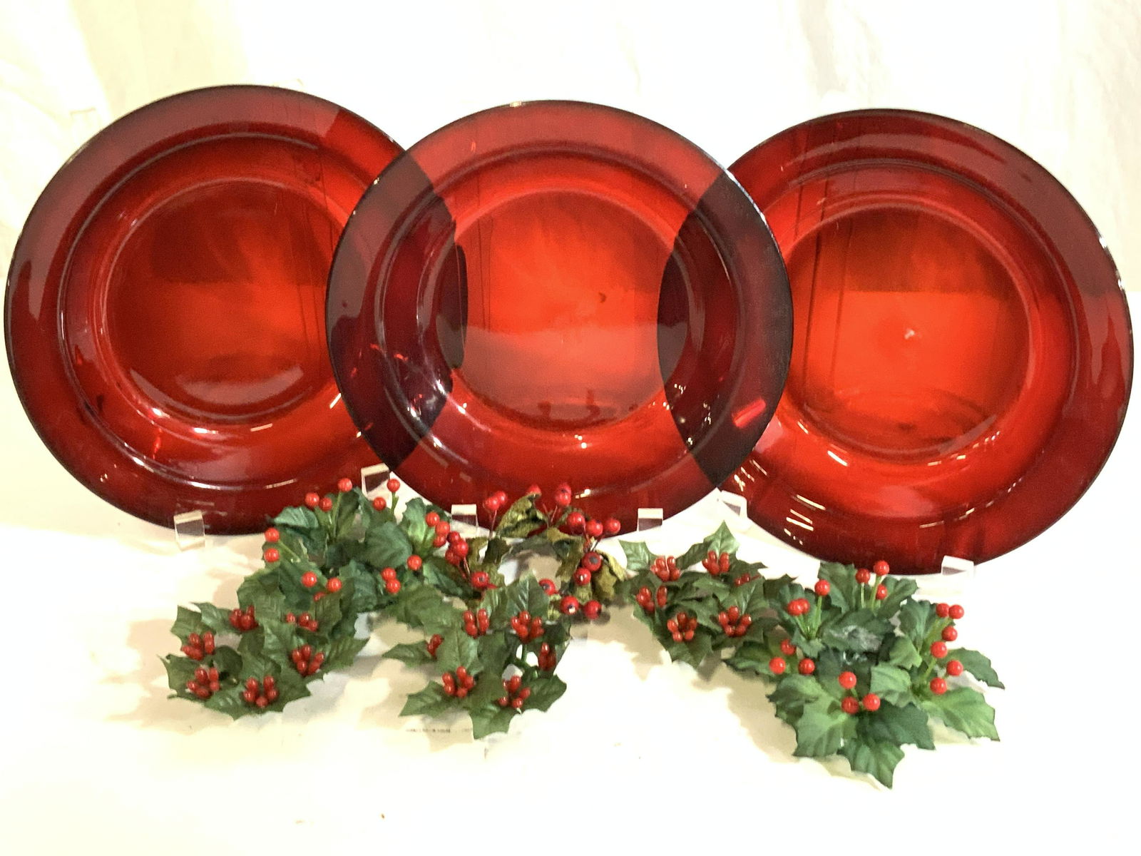 Holiday Dinner Plates & Mugs with Festive Decor, (1 of 7)