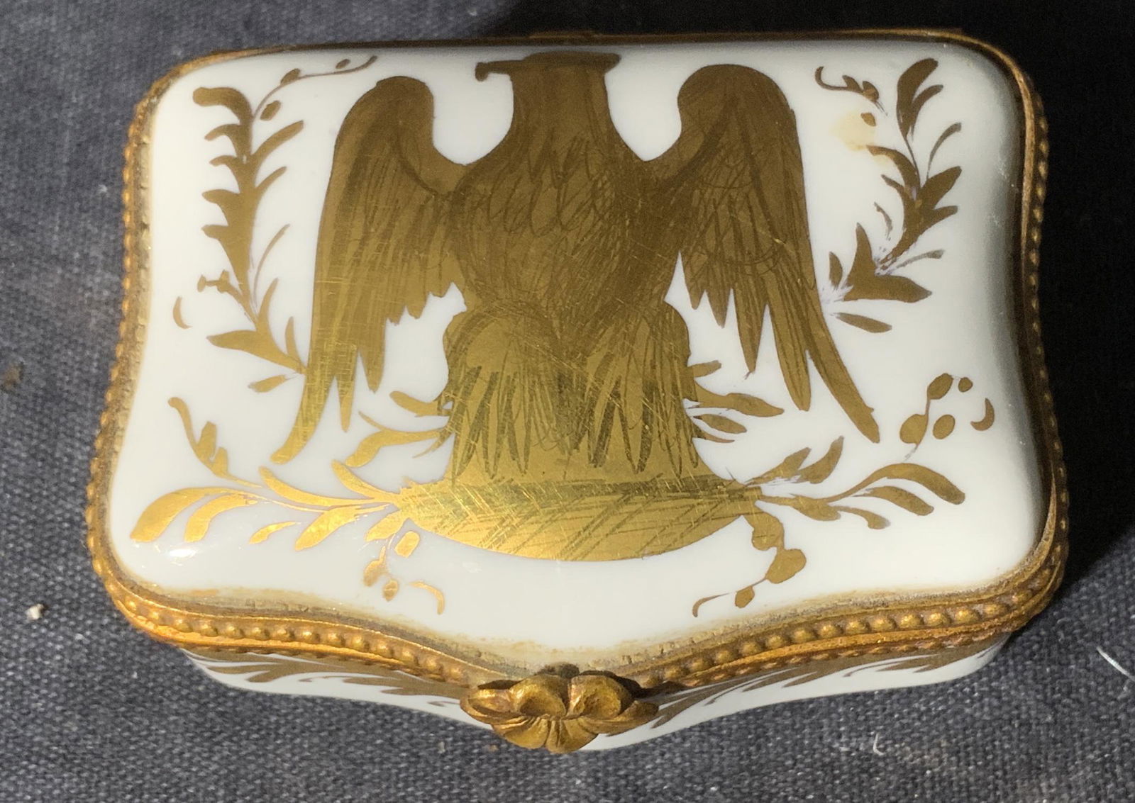 VINCENNES Antique Limoges Porcelain Trinket Box (1 of 6)