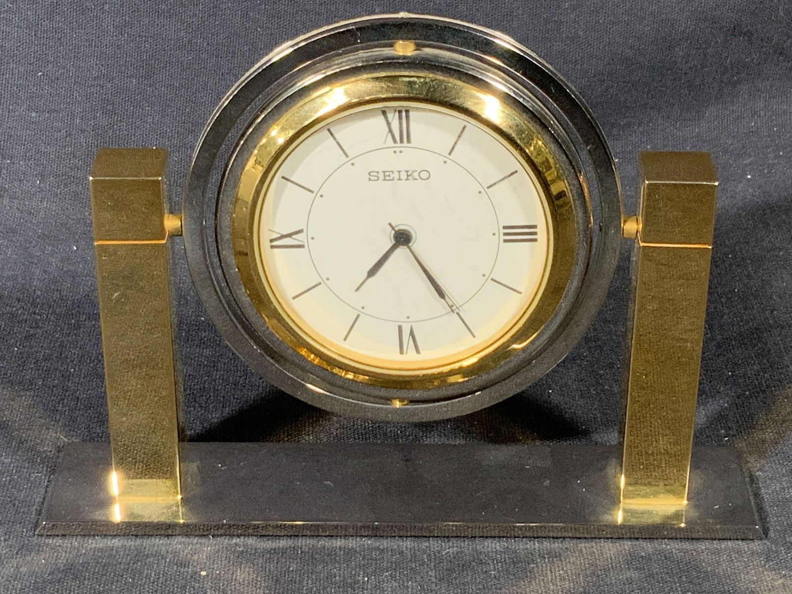 SEIKO Gold & Silver Tn Metal Tabletop Clock (1 of 7)