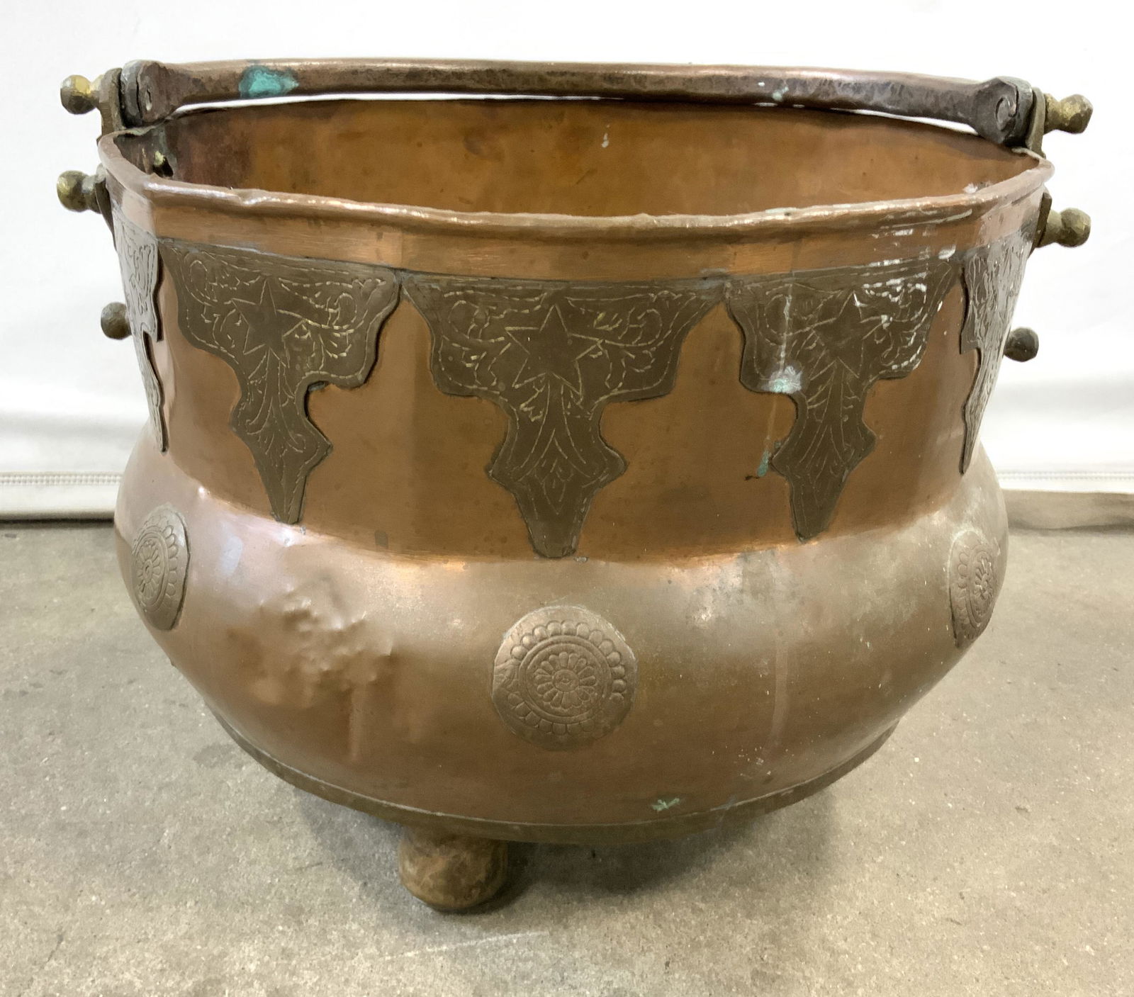 Antique Copper Footed Coal Scuttle W Handle (1 of 8)