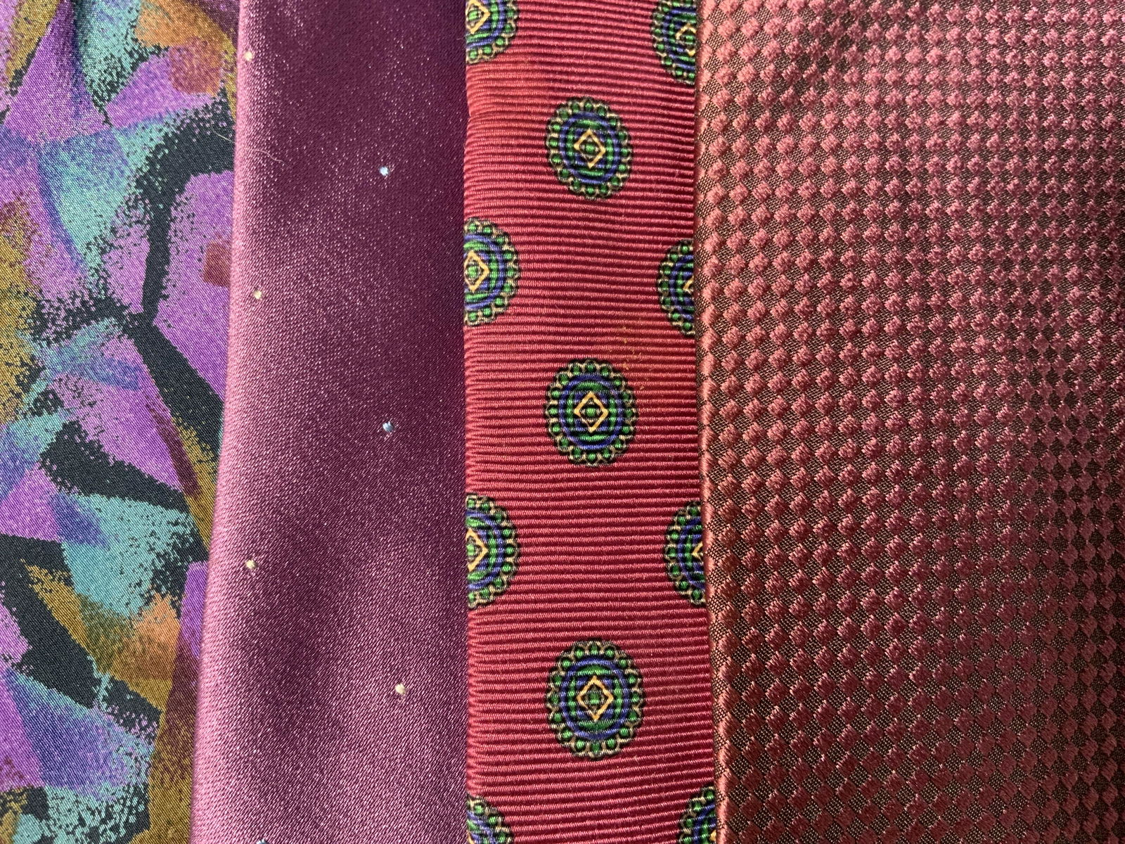 Lot 4 Vintage Menâ€™s Neckties (1 of 9)