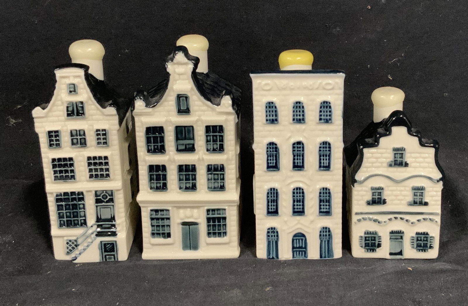 KLM BOLTS Miniature Delft Blue Houses (1 of 5)