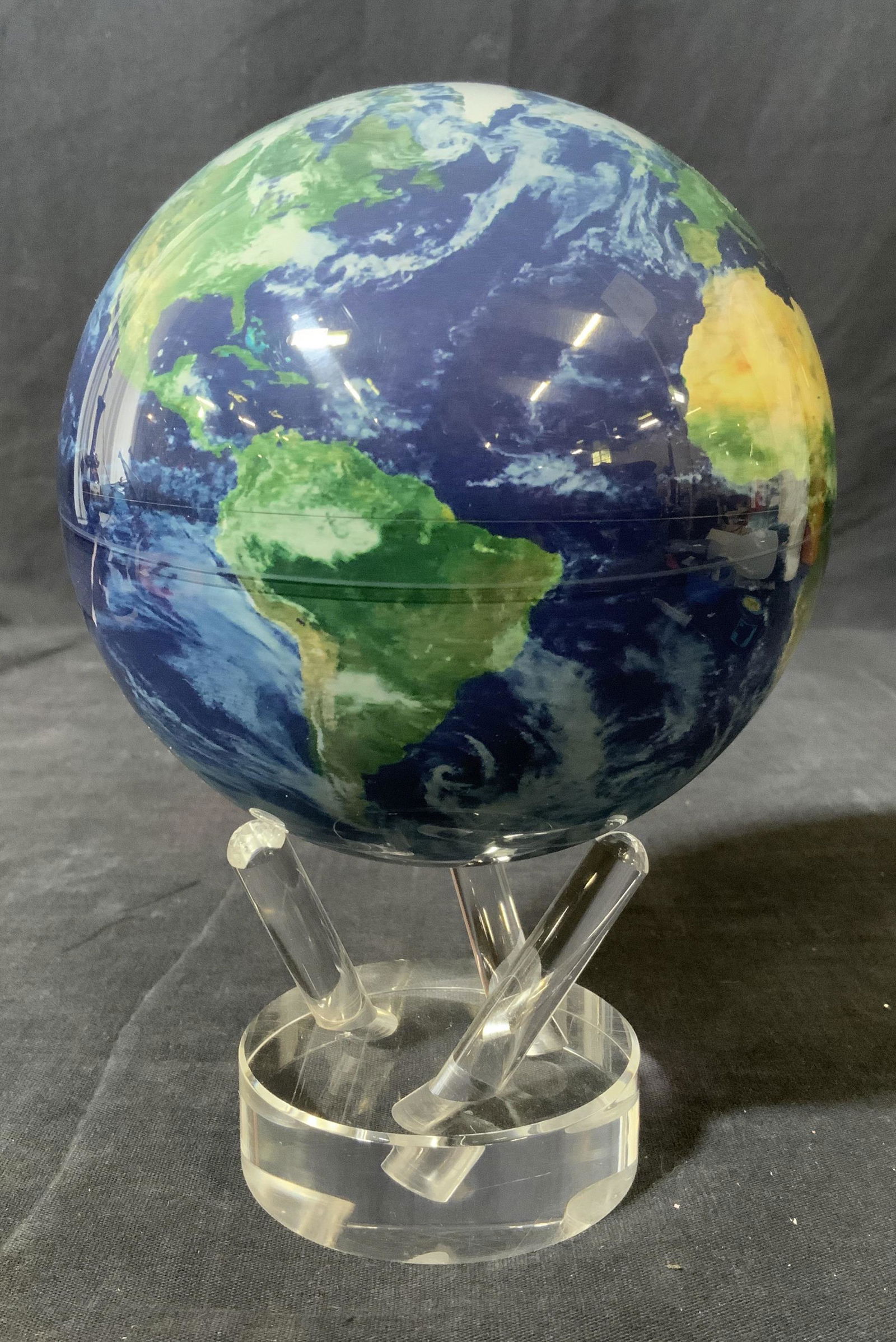 MOVA Revolving Globe w Stand (1 of 10)