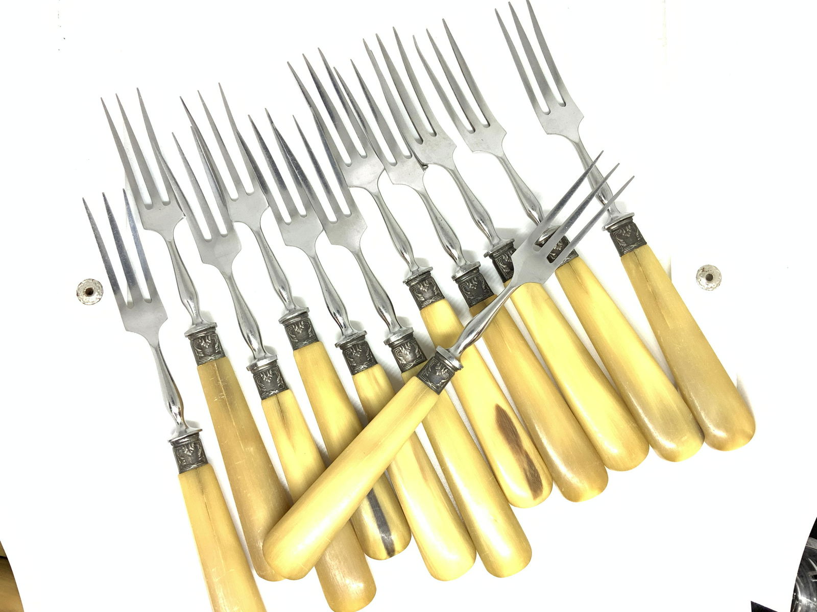 La Panthere InoxyDable 1930s Bakelite Flatware Set (1 of 15)