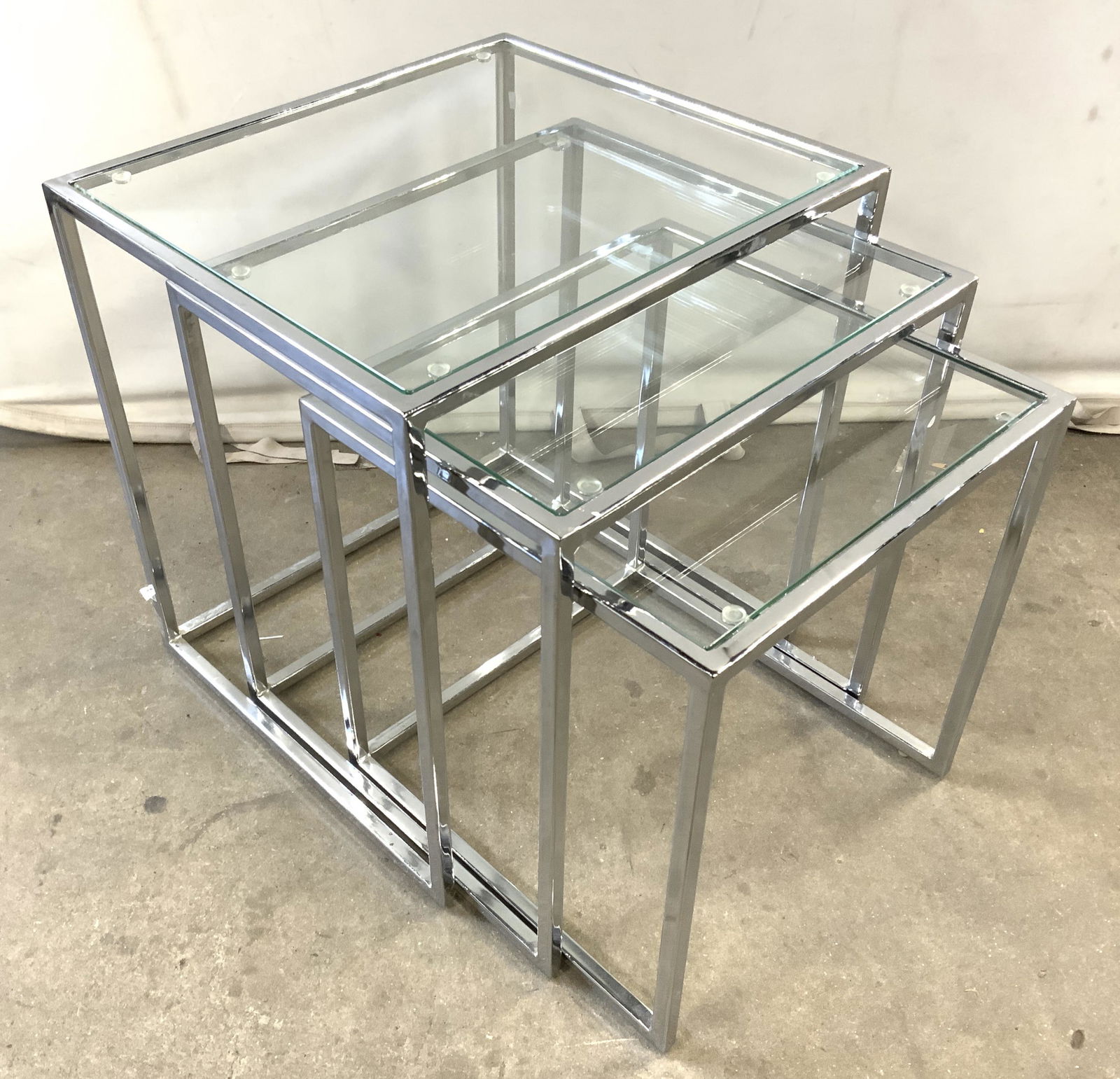 Set 3 Metal Nesting Tables W Glass Tops (1 of 9)