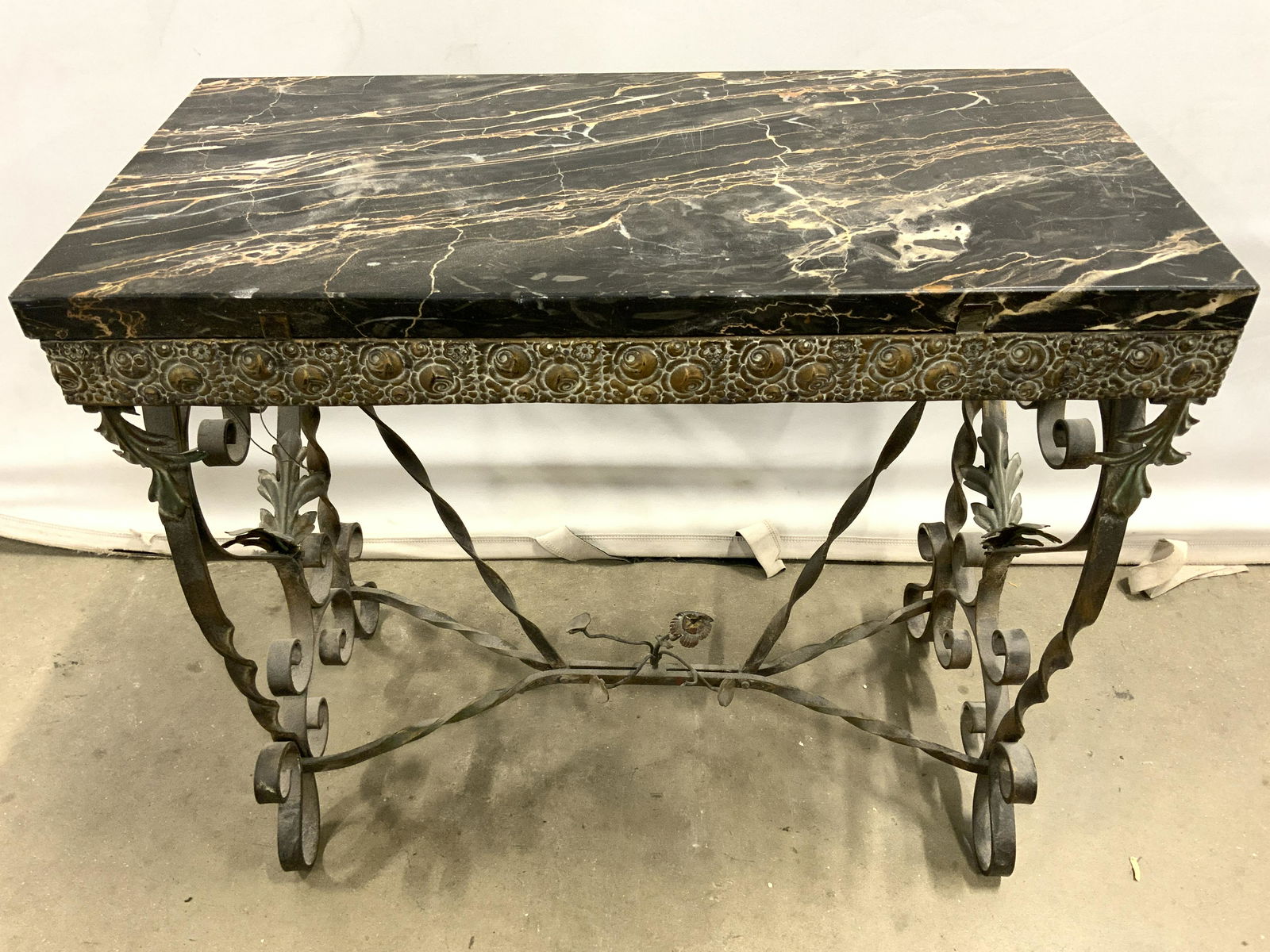 Architectural Victorian Iron Base Table Marble Top (1 of 10)