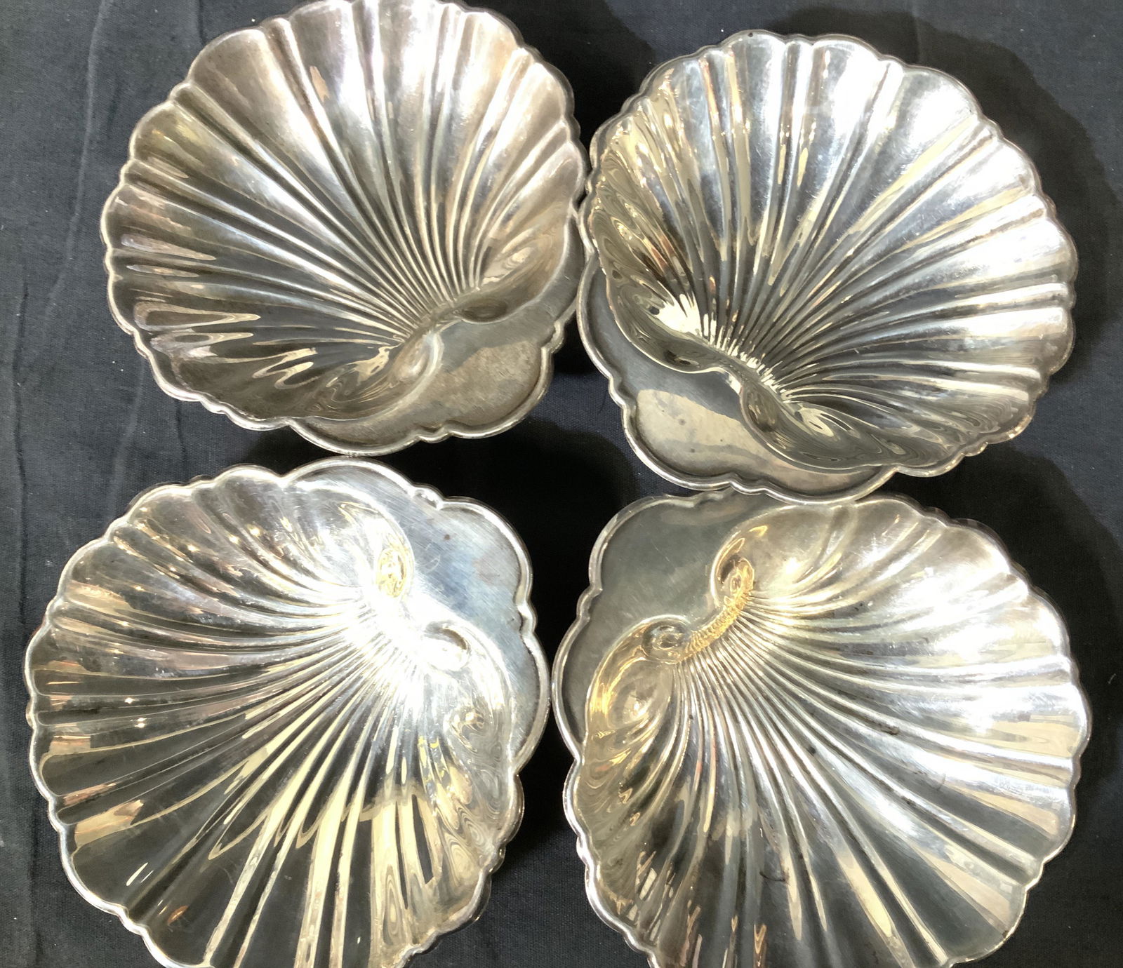 Set 4 Sterling Silver Footed Shell Dishes (1 of 8)
