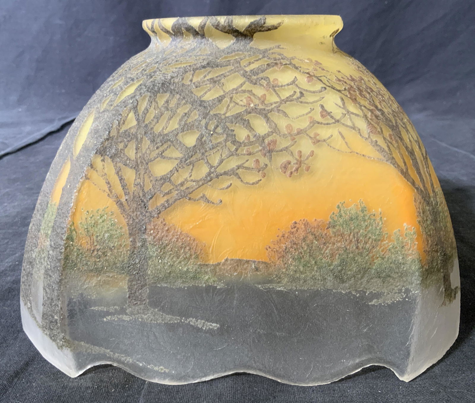 Vintage Signed HANDEL Art Glass Shade (1 of 10)