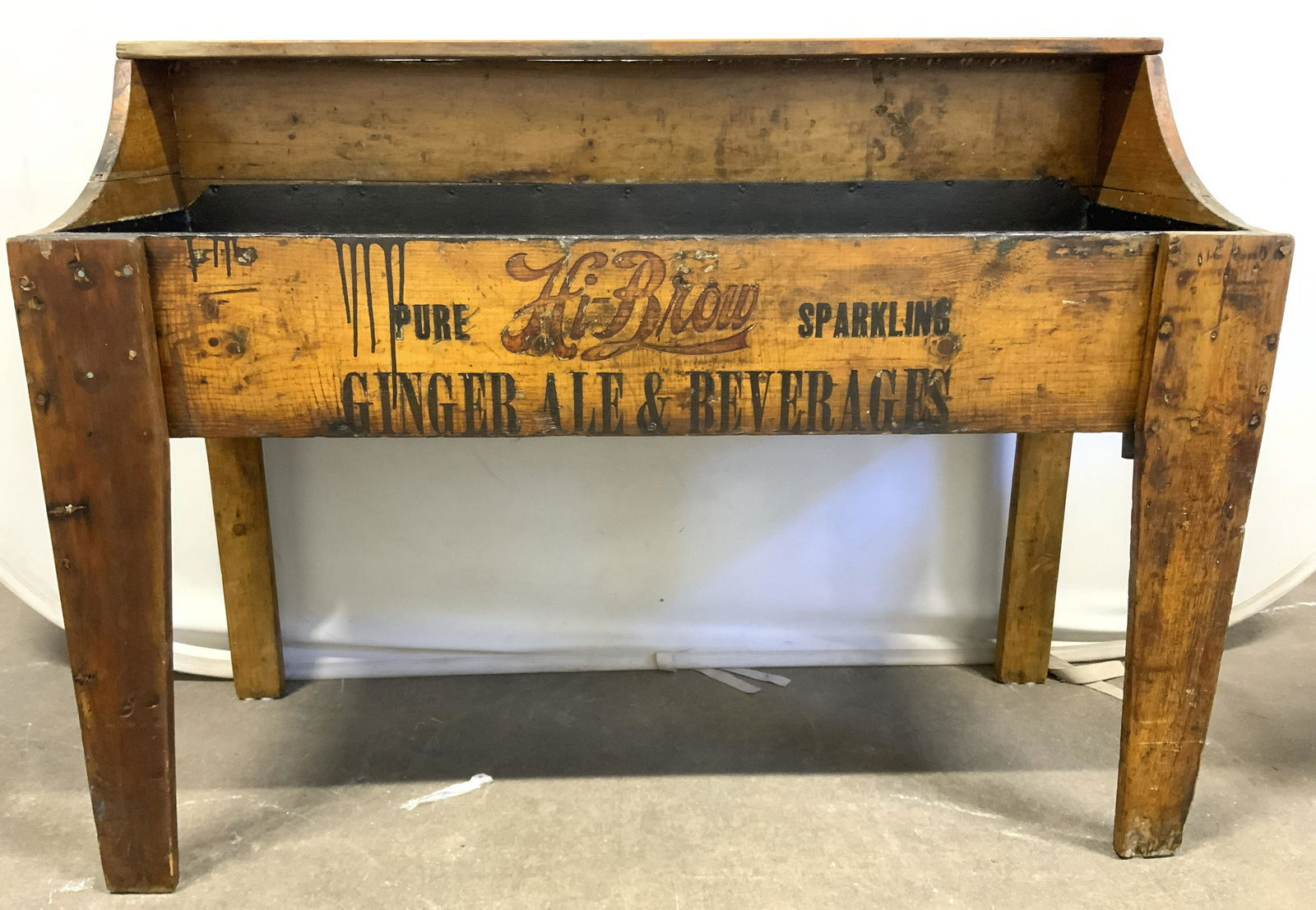 Antique Painted Wooden Beverage Trough (1 of 10)