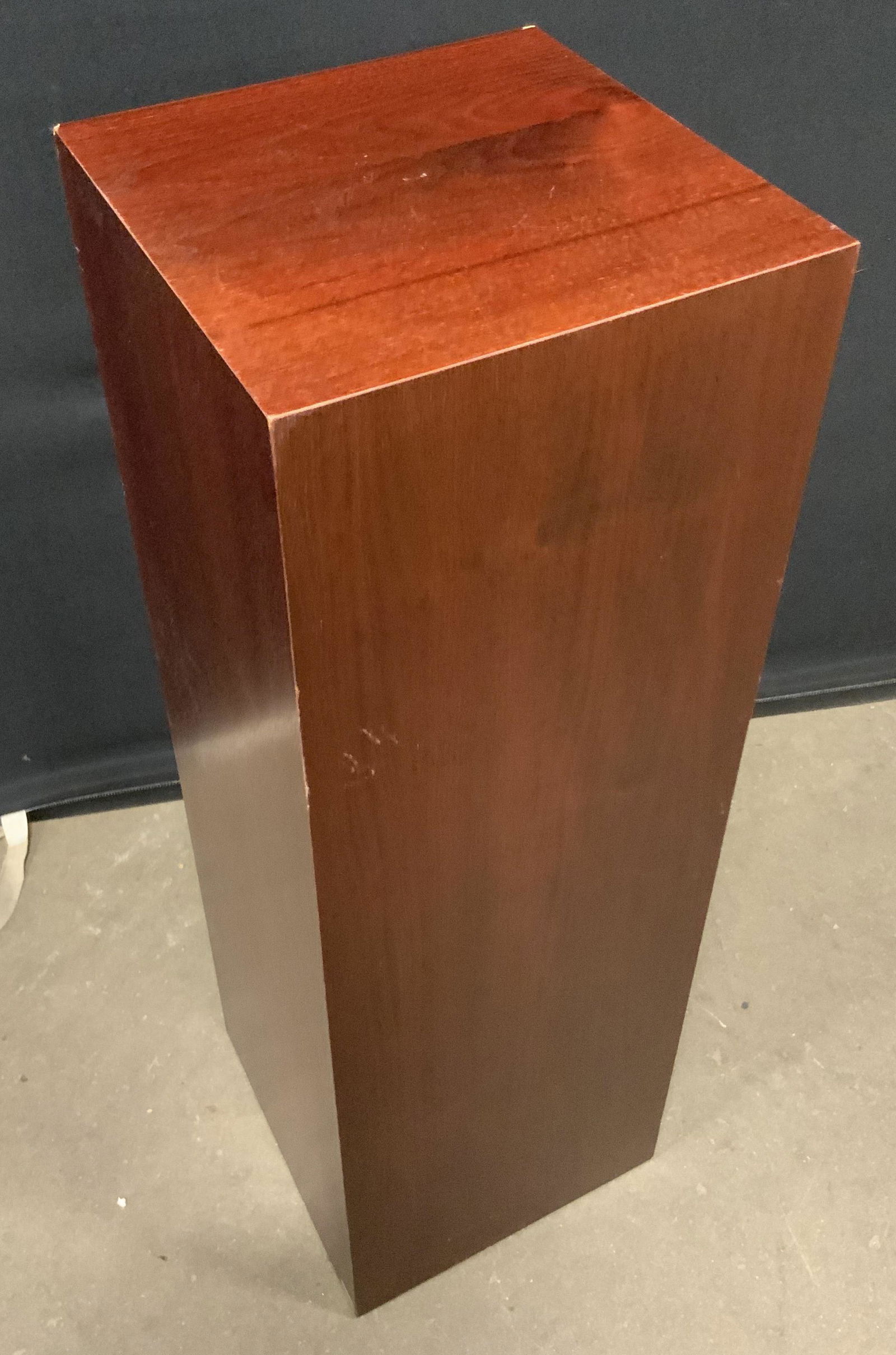 XYLEM DESIGNS Custom Veneer Display Pedestal (1 of 9)