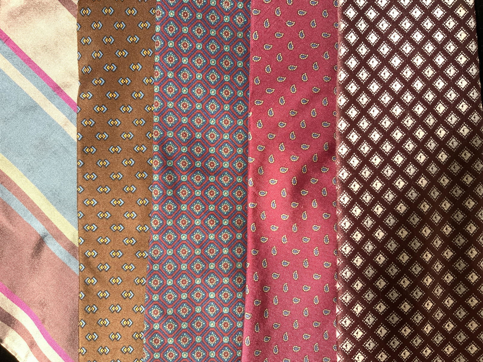 Lot 6 Menâ€™s Neckties (1 of 5)