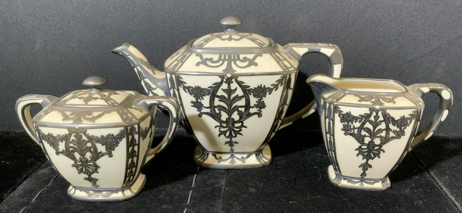 Lot 3 Vintage LENOX Ceramic Serving Accessories (1 of 6)