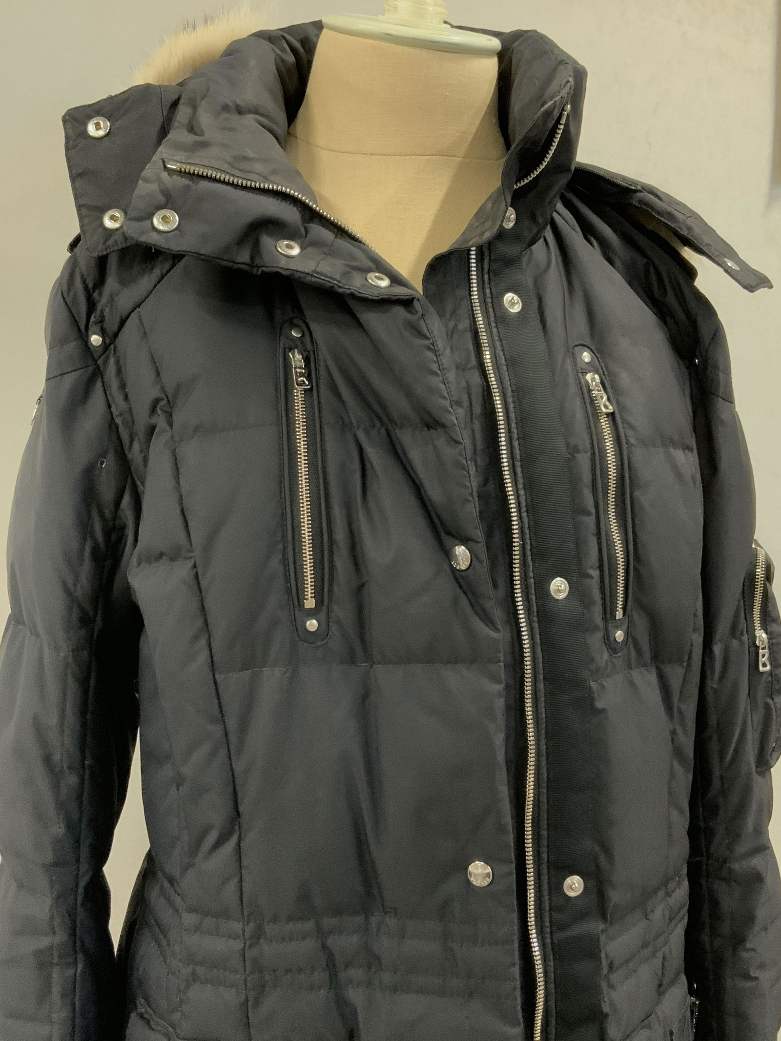BOGNER LUXURY PUFFER WINTER COAT, SIZE 8 (1 of 12)