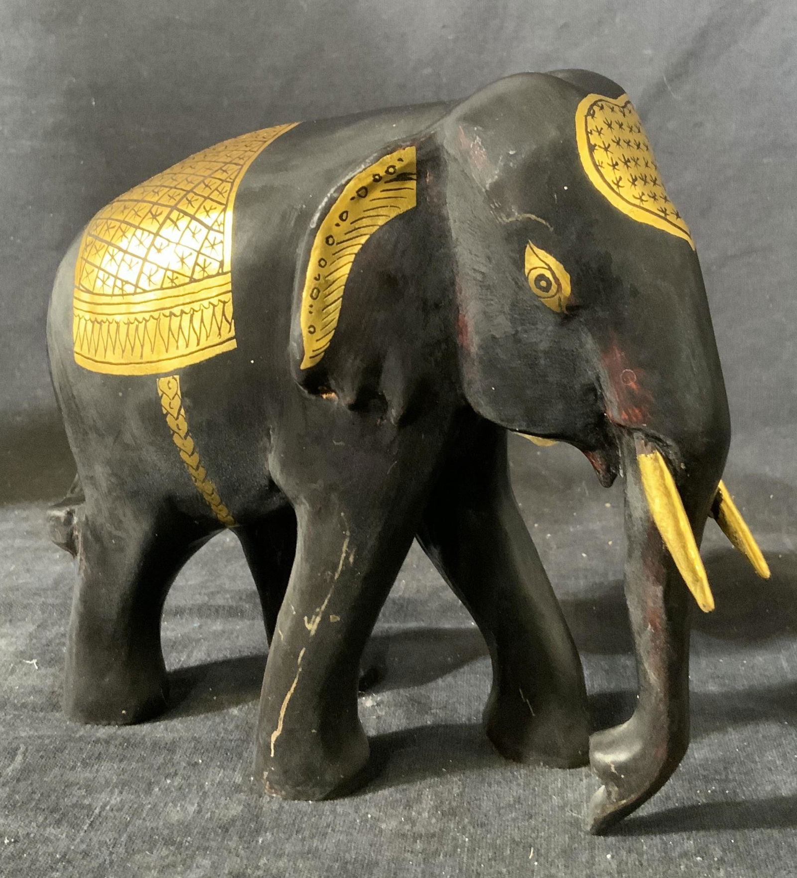 Decorative Wood Lai Thai Elephant (1 of 5)