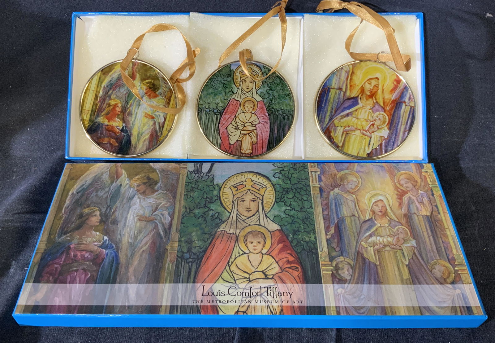 MMA Louis Comfort Tiffany Virgin Mary Ornaments (1 of 4)
