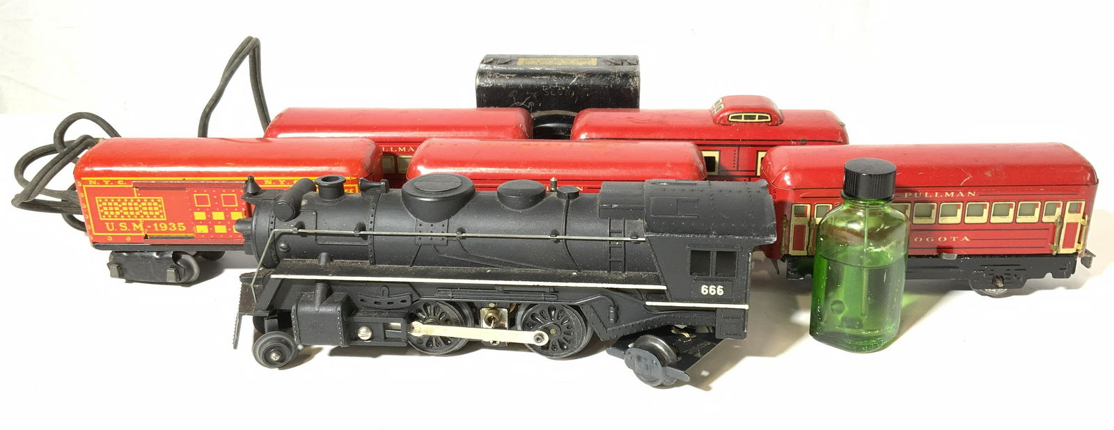 LOUIS MARX & CO Electric Train Set (1 of 6)