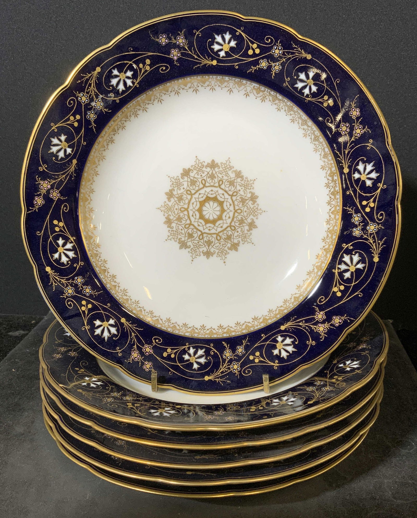 Set 6 Porcelain Luncheon Plates (1 of 5)