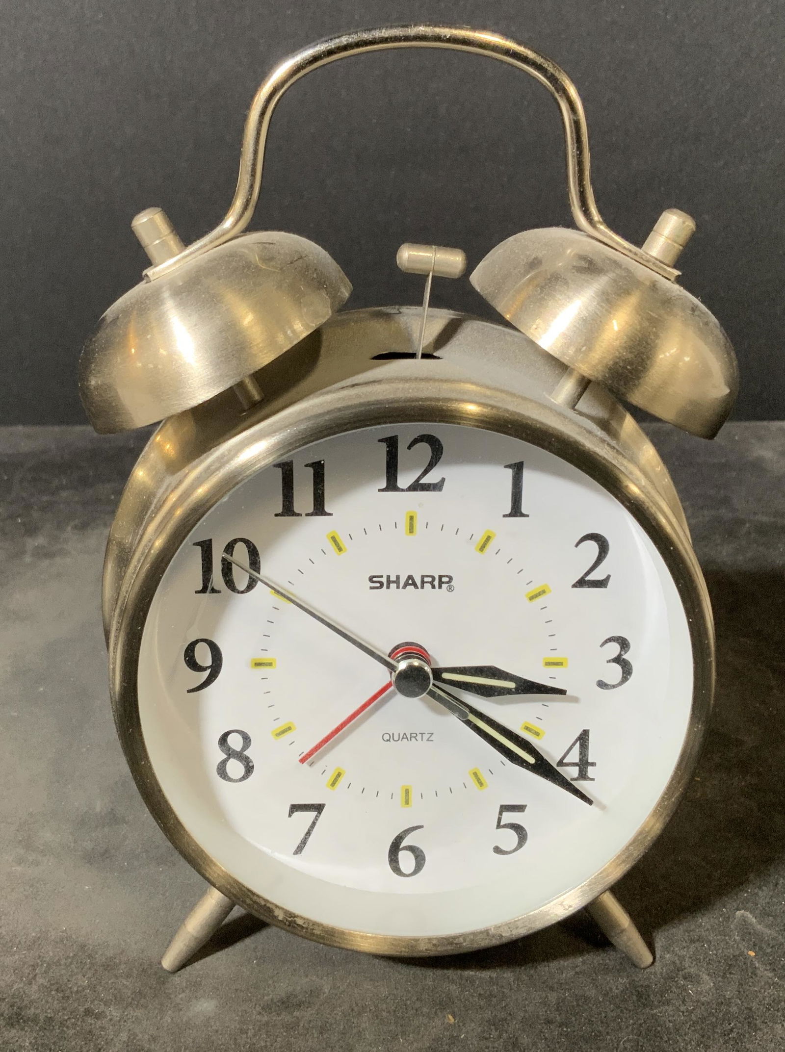 SHARP Quartz Alarm Clock (1 of 6)