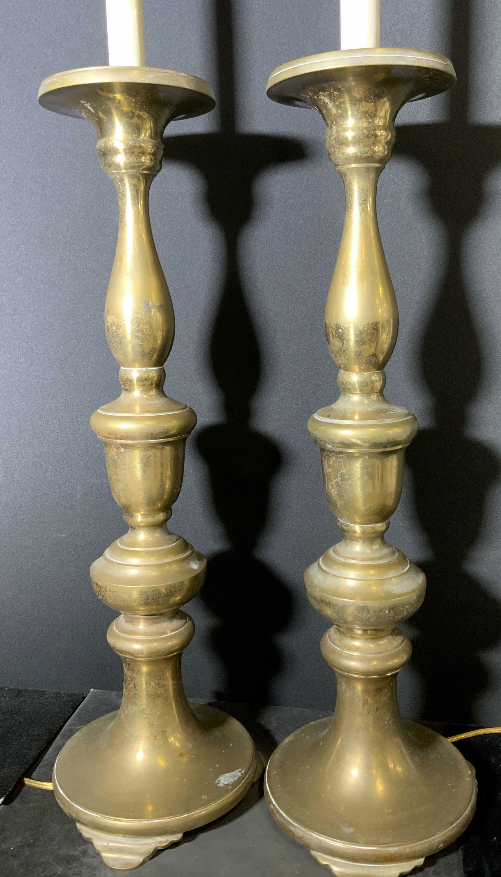 Pair Vintage Table Top Lamps (1 of 7)