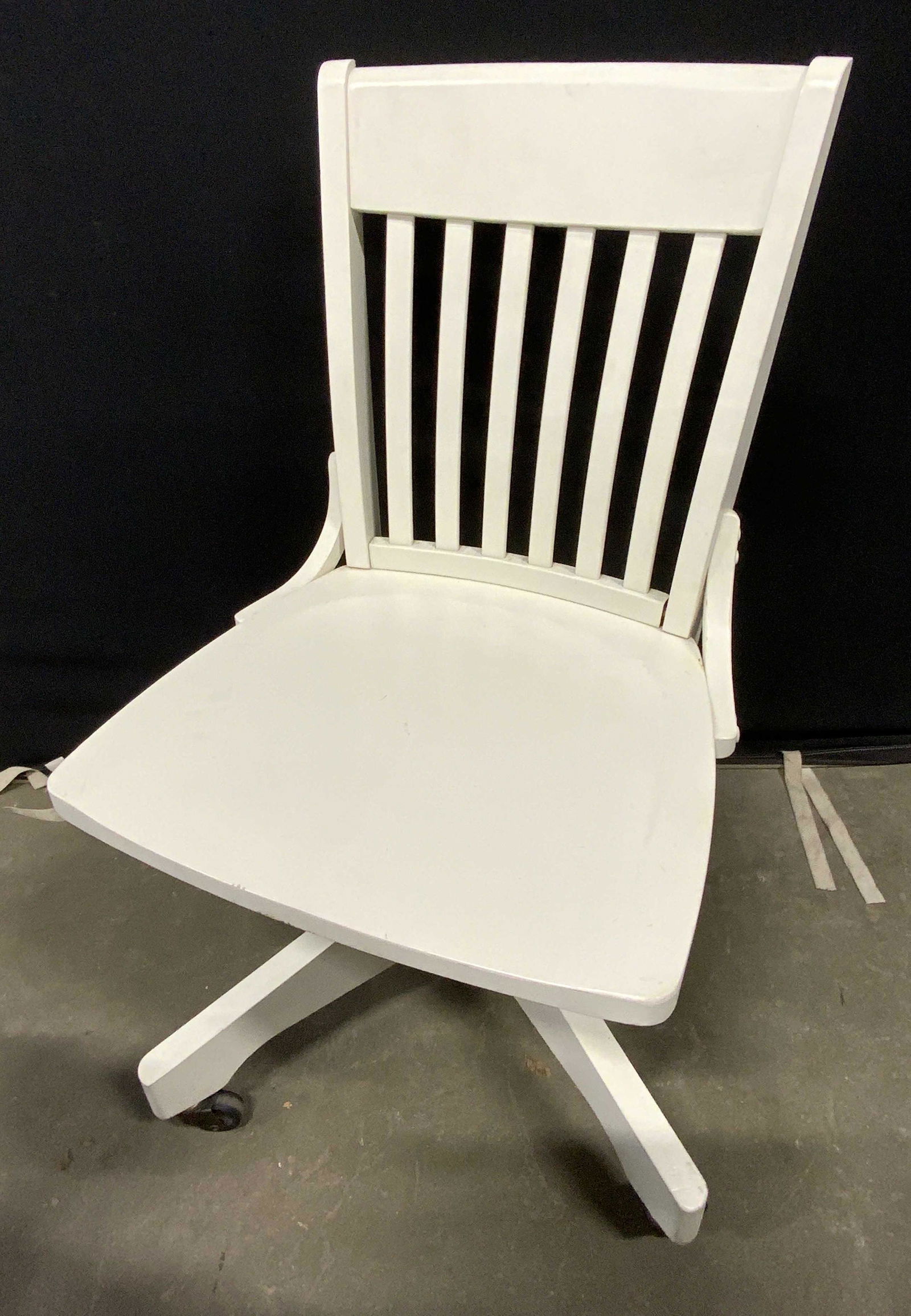 MORGAN & BROTHER White Swivel Desk Chair, Wheels (1 of 13)
