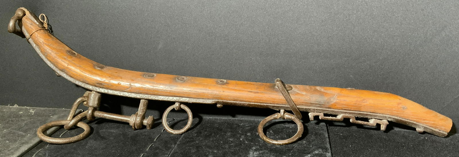 Vintage Wood & Iron Horse Hame: Vintage Wood & Iron Horse Hame. Single side of hame. Has weight. Some wear throughtout appropriate to age and use. 25 in long. Horse accessories, equine accessories, barn accessories, equine collectib