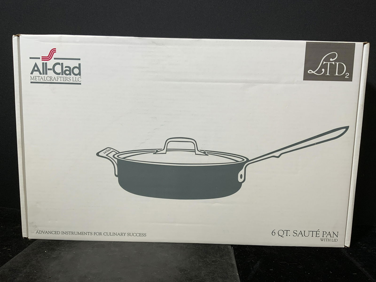 ALL-CLAD 6qt SAUTÃ‰ Pan w Lid (1 of 5)