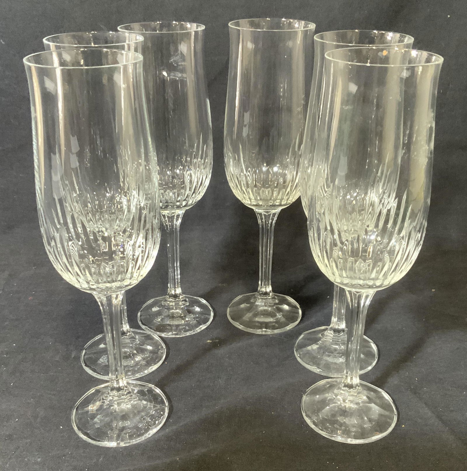 Set 6 Crystal Champagne Flutes (1 of 5)