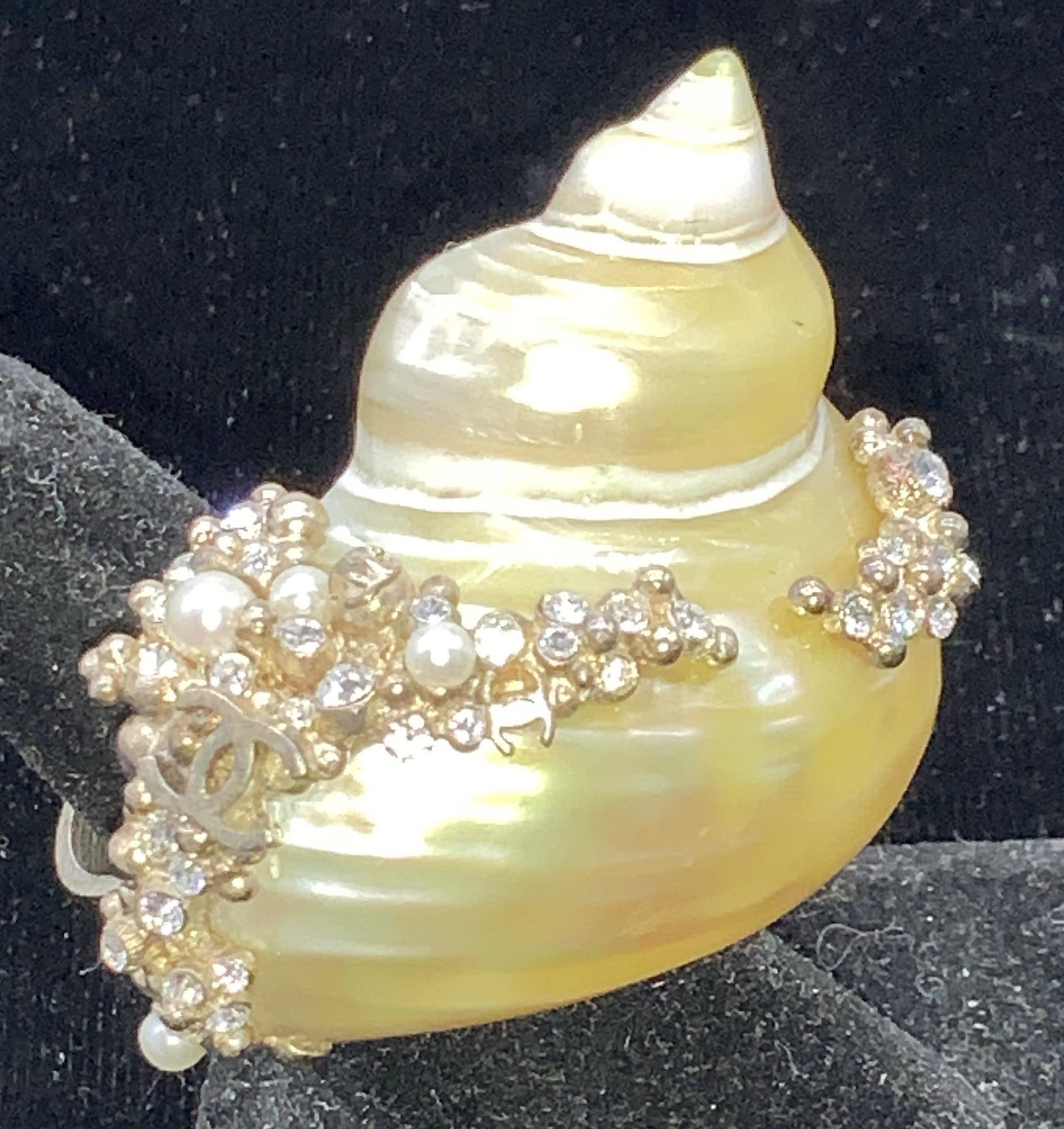 CHANEL Signed MOP Snail Cocktail Statement Ring (1 of 10)