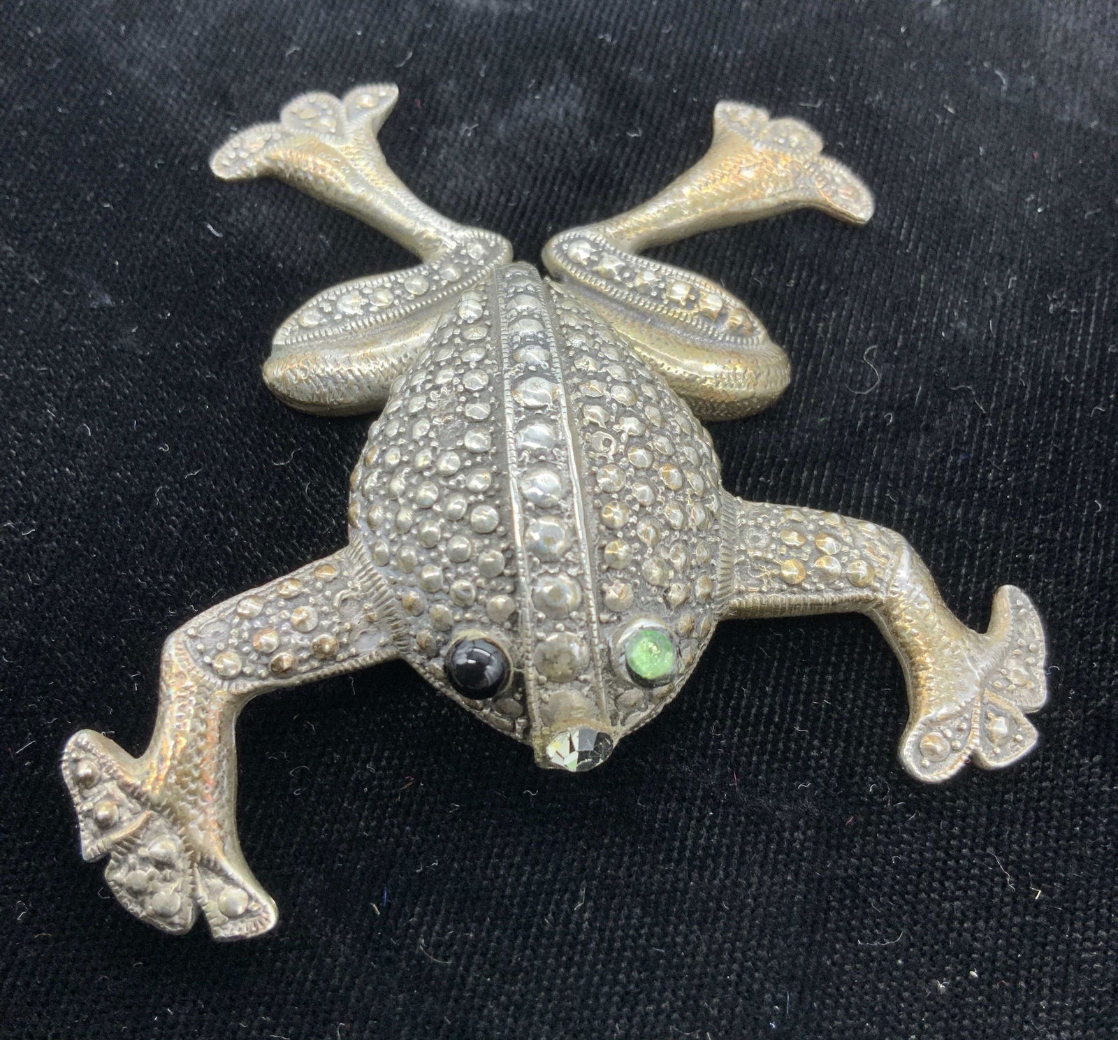Articulated Sterling Art Nouveau Frog Brooch (1 of 6)