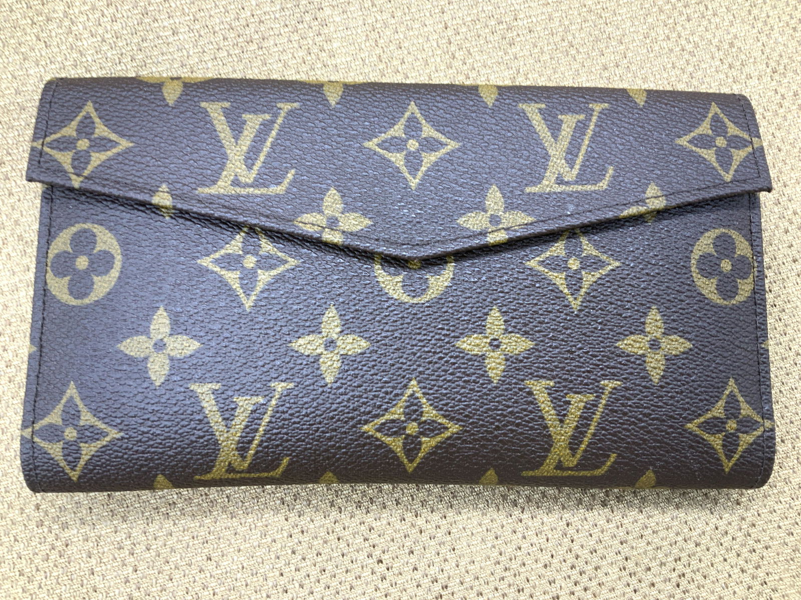 LOUIS VUITTON Classic Monogram Canvas Wallet, New (1 of 5)