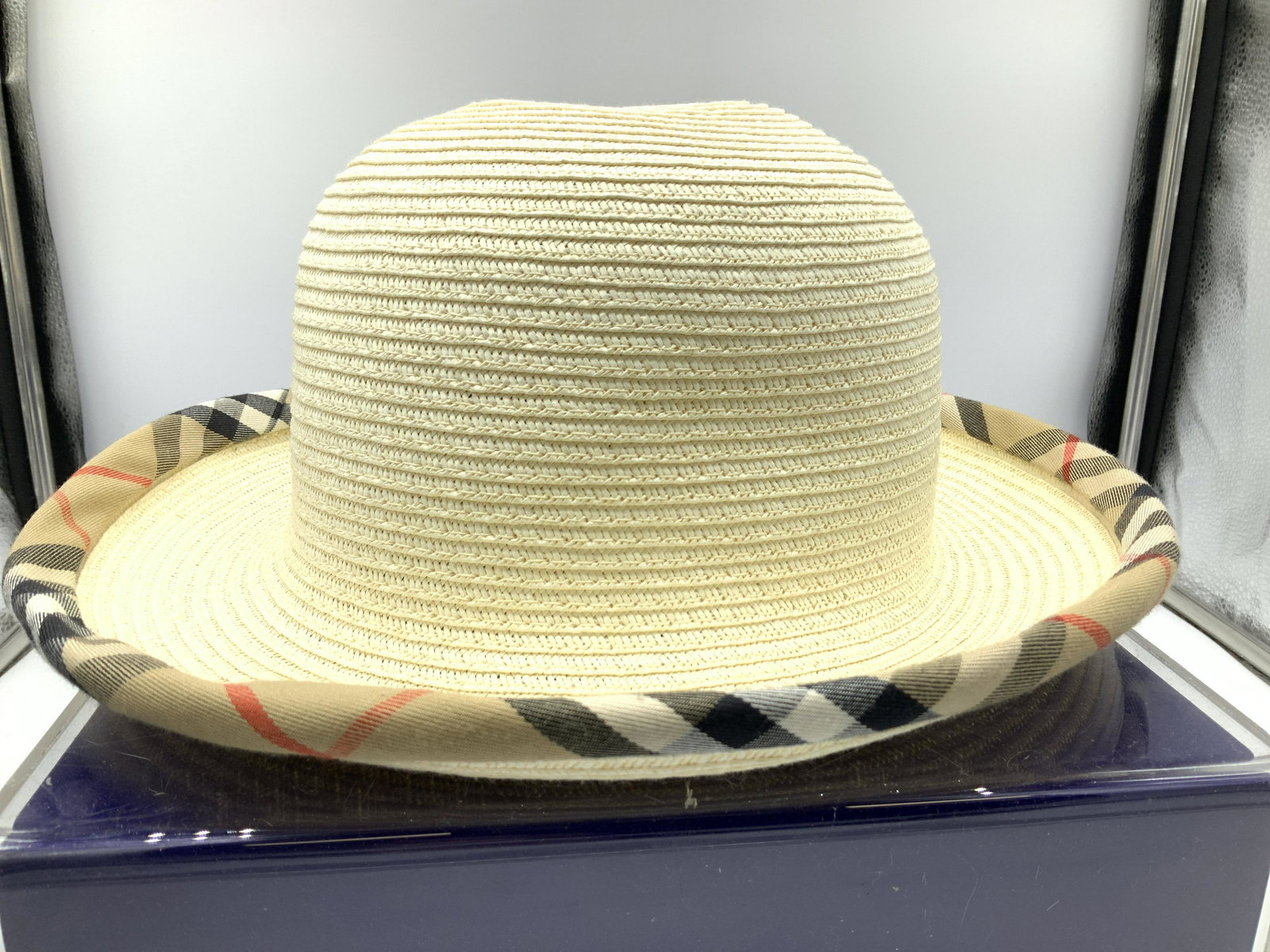 BURBERRY STRAW HAT In Bergdorf Hat Box (1 of 11)