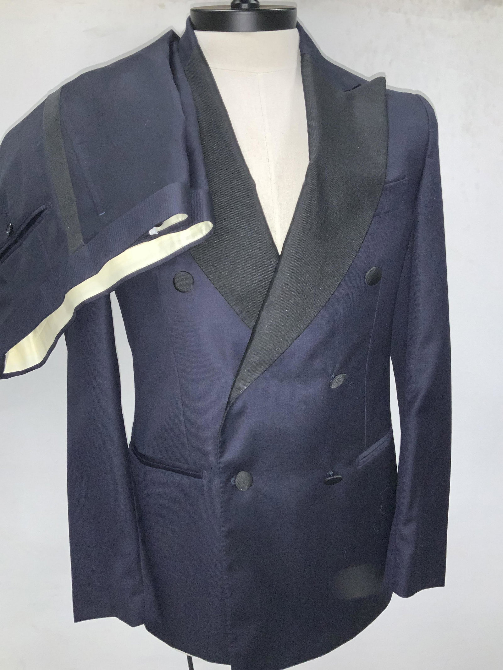 GABUCCI Double Breasted Men’s Wool Suit, Italy (1 of 11)