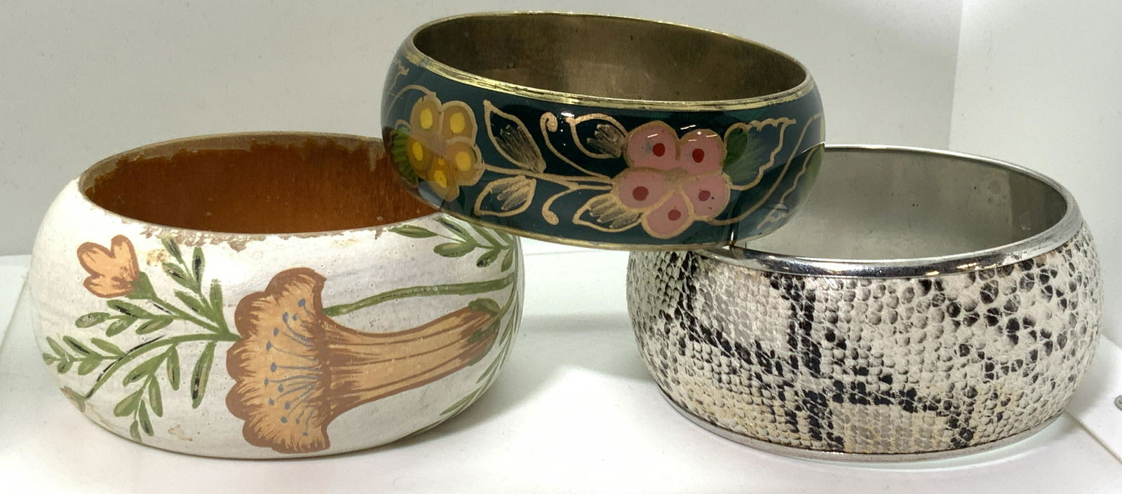 Group Lot 3 Ladies Fashion Bangle Bracelets (1 of 8)