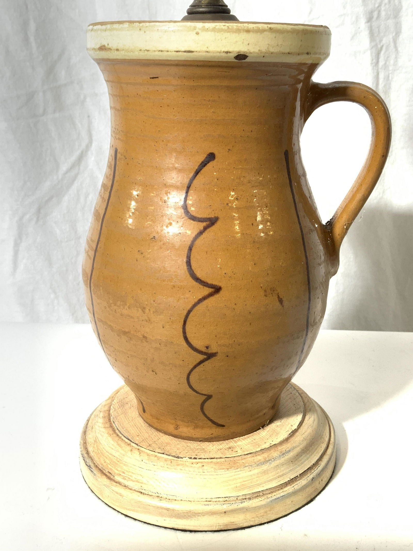 Vintage Ceramic Pottery Lamp W Handle (1 of 8)