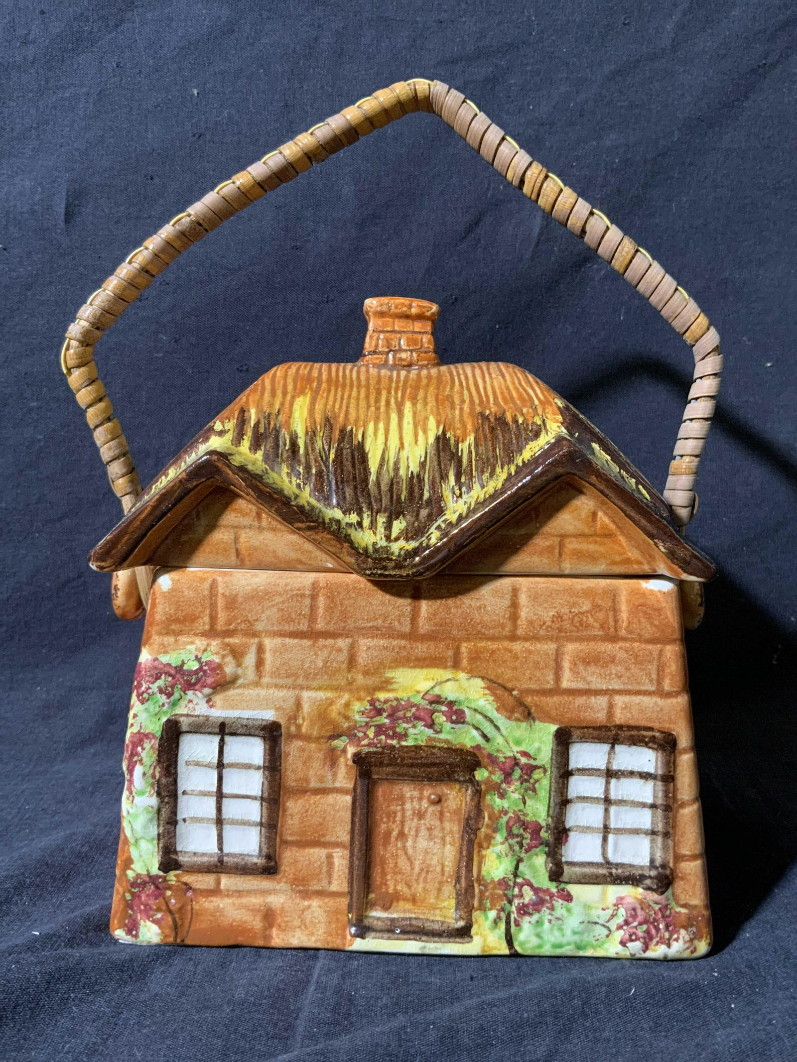 PRICE KENSINGTON Cottage Ware Cookie Jar (1 of 7)